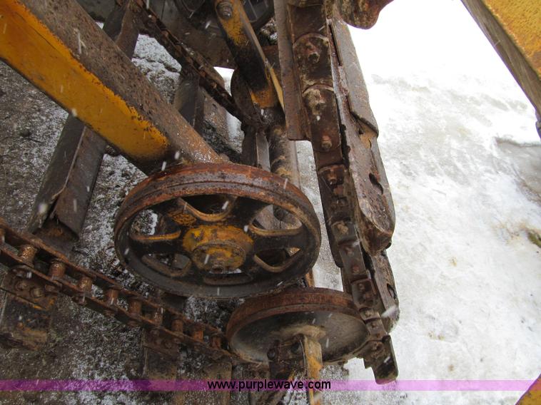 image for item F5967 1974 Caterpillar 613B elevating scraper