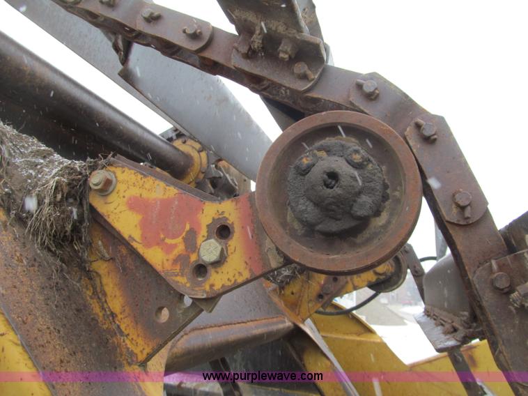 image for item F5967 1974 Caterpillar 613B elevating scraper
