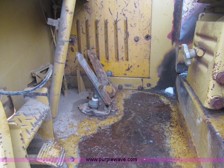 image for item F5967 1974 Caterpillar 613B elevating scraper