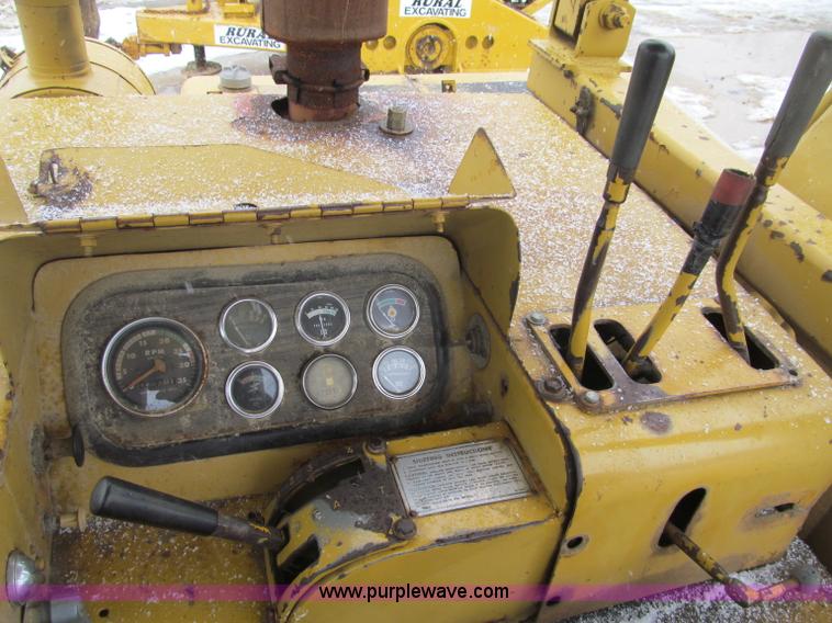 image for item F5967 1974 Caterpillar 613B elevating scraper