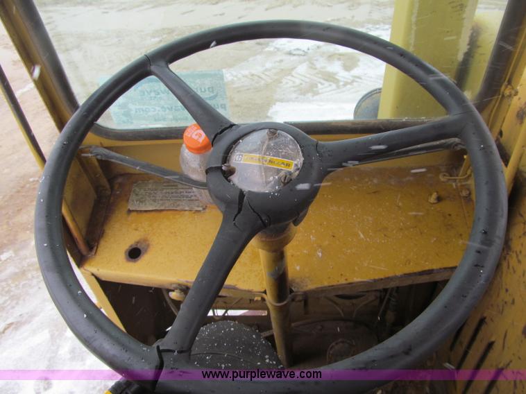 image for item F5967 1974 Caterpillar 613B elevating scraper