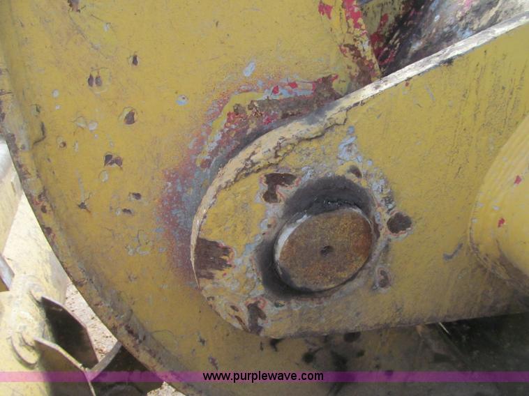 image for item F5968 Caterpillar 953 LGP track loader