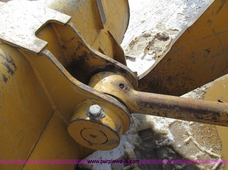 image for item F5969 1983 Caterpillar 963 LGP track loader