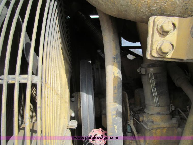 image for item F5969 1983 Caterpillar 963 LGP track loader