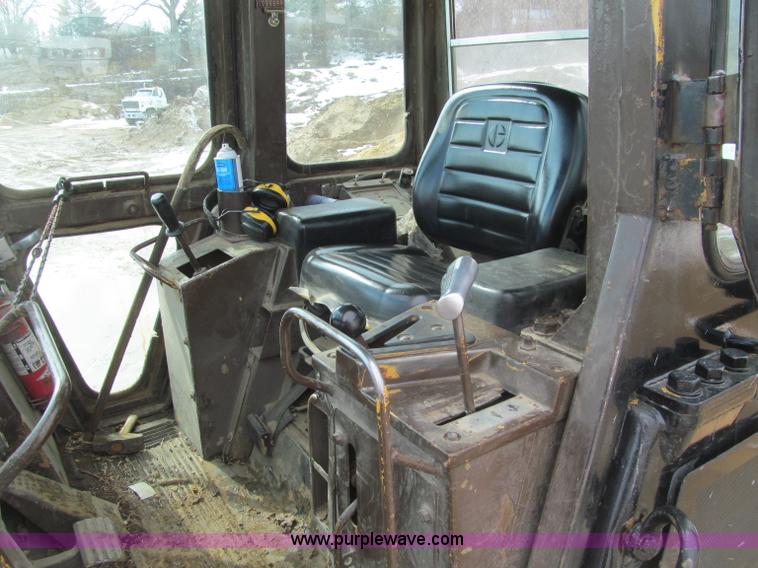 image for item F5969 1983 Caterpillar 963 LGP track loader