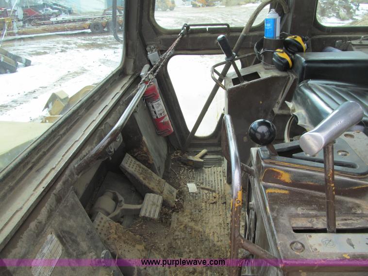 image for item F5969 1983 Caterpillar 963 LGP track loader