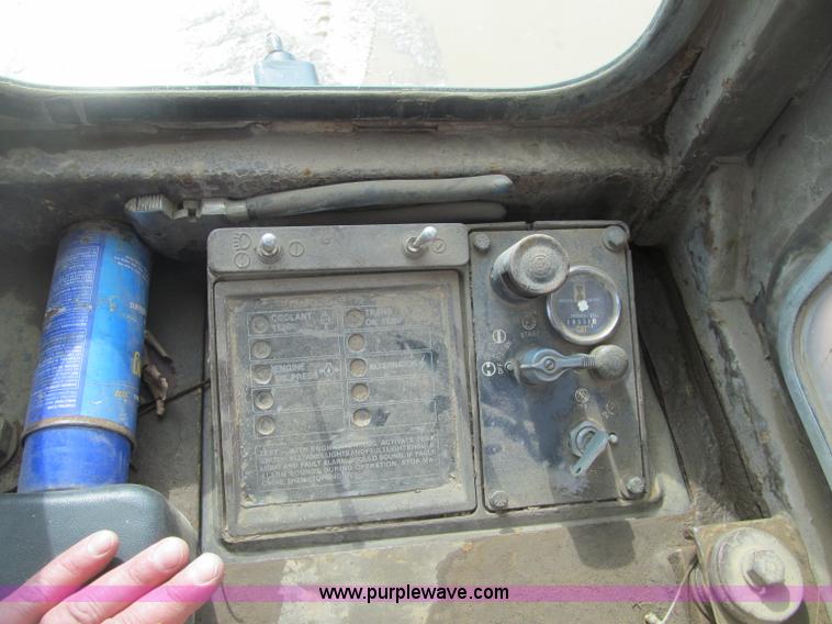 image for item F5969 1983 Caterpillar 963 LGP track loader