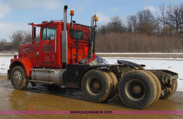 image for item F5971 1985 International F-9370 semi truck