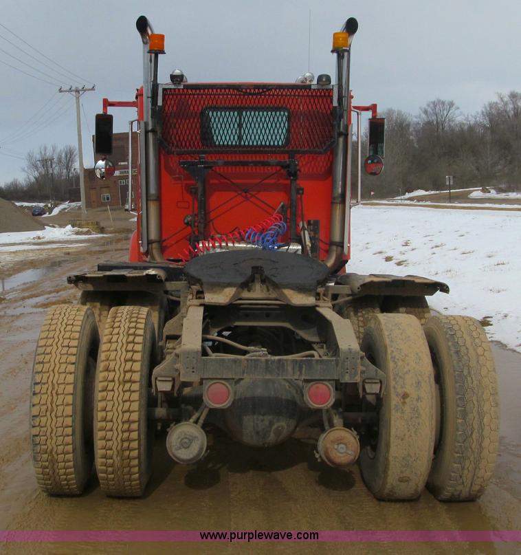 image for item F5971 1985 International F-9370 semi truck