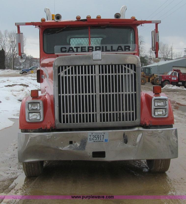 image for item F5971 1985 International F-9370 semi truck