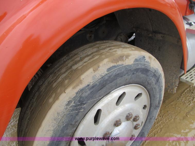 image for item F5971 1985 International F-9370 semi truck