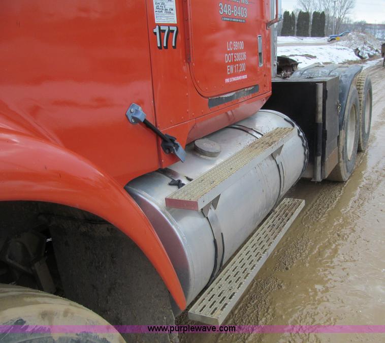 image for item F5971 1985 International F-9370 semi truck