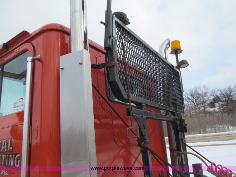 image for item F5971 1985 International F-9370 semi truck