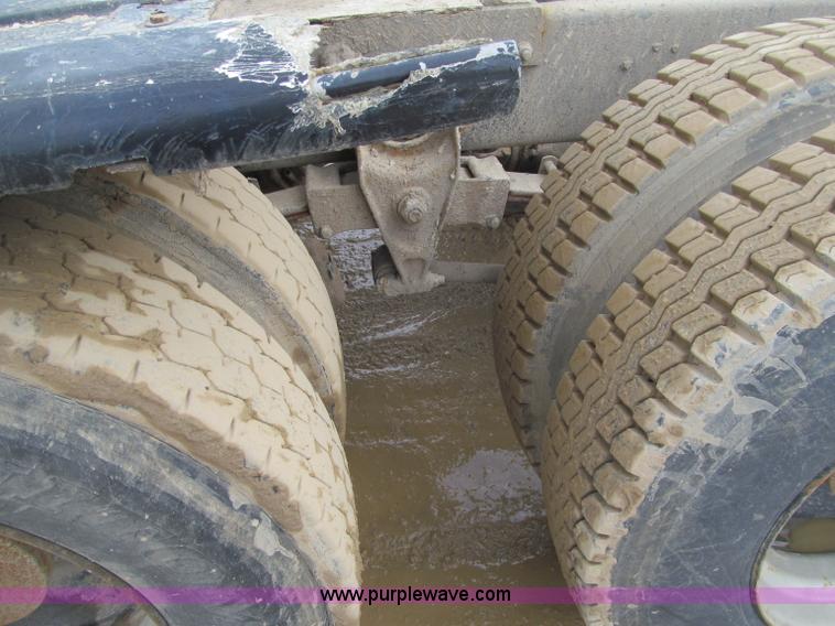 image for item F5971 1985 International F-9370 semi truck