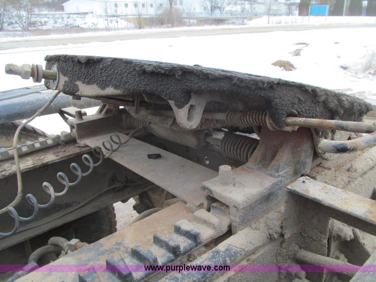 image for item F5971 1985 International F-9370 semi truck