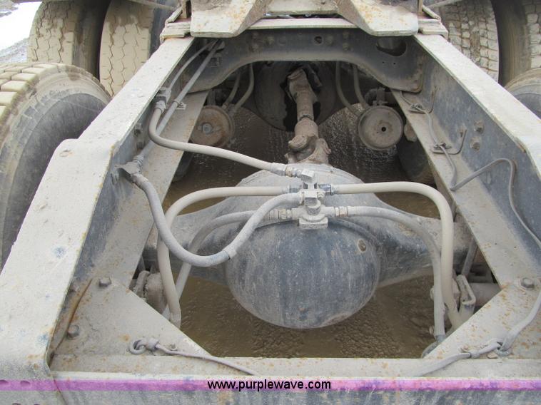 image for item F5971 1985 International F-9370 semi truck