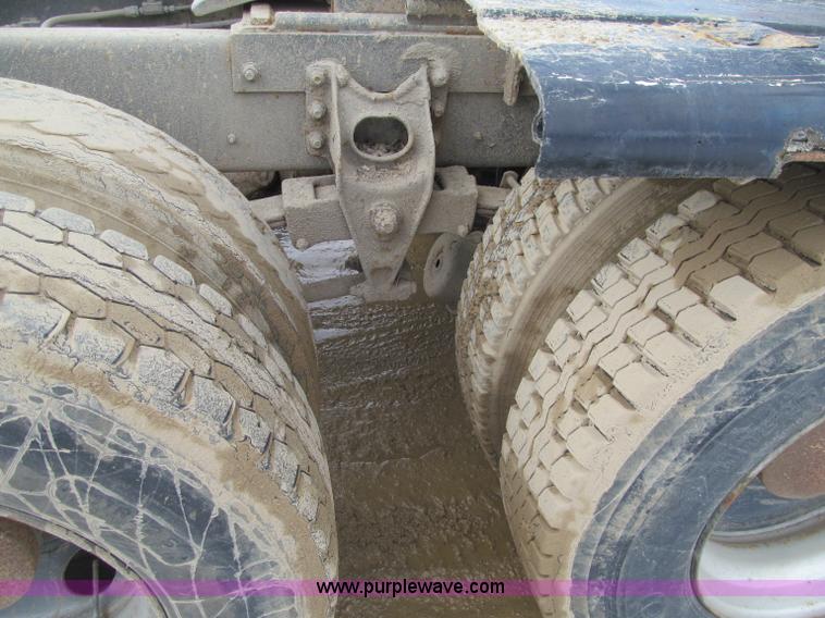 image for item F5971 1985 International F-9370 semi truck