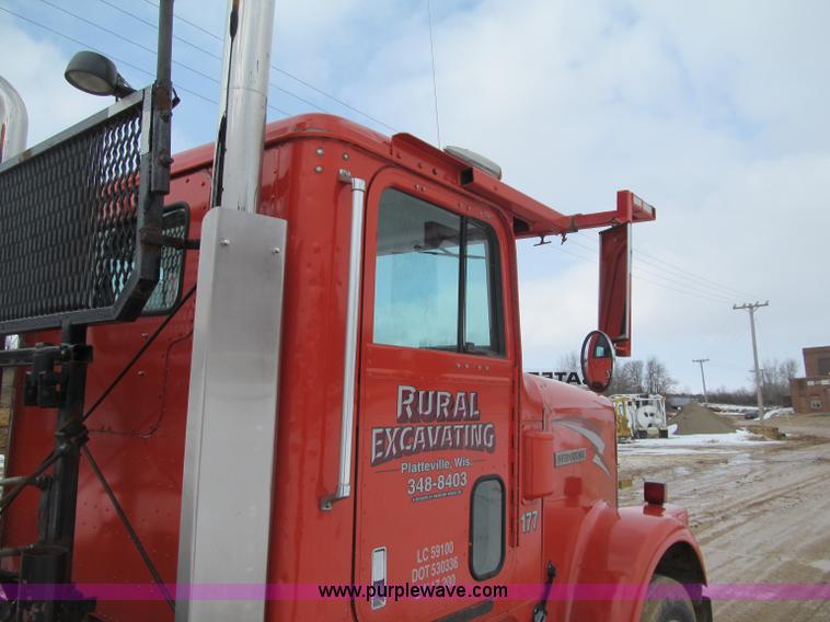 image for item F5971 1985 International F-9370 semi truck
