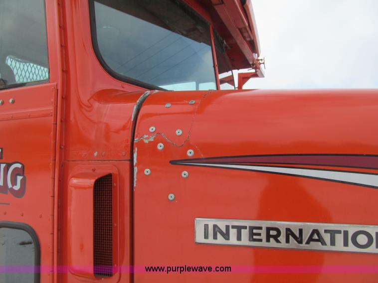 image for item F5971 1985 International F-9370 semi truck