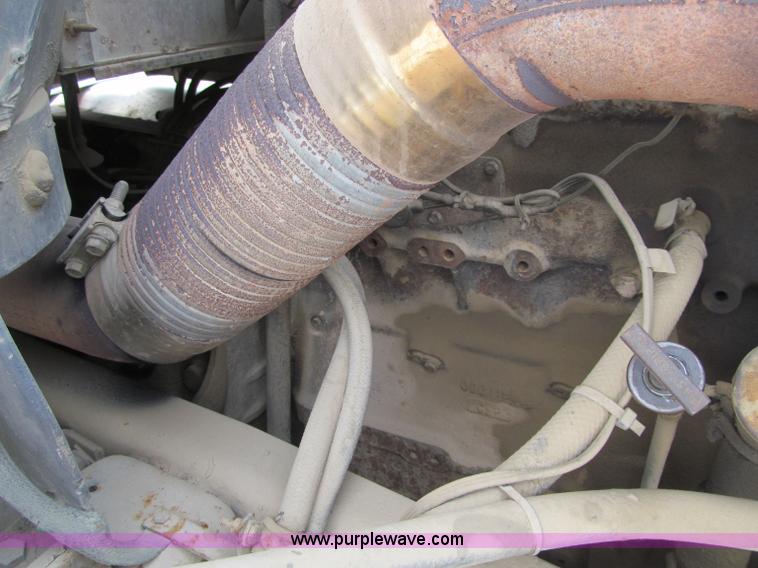 image for item F5971 1985 International F-9370 semi truck