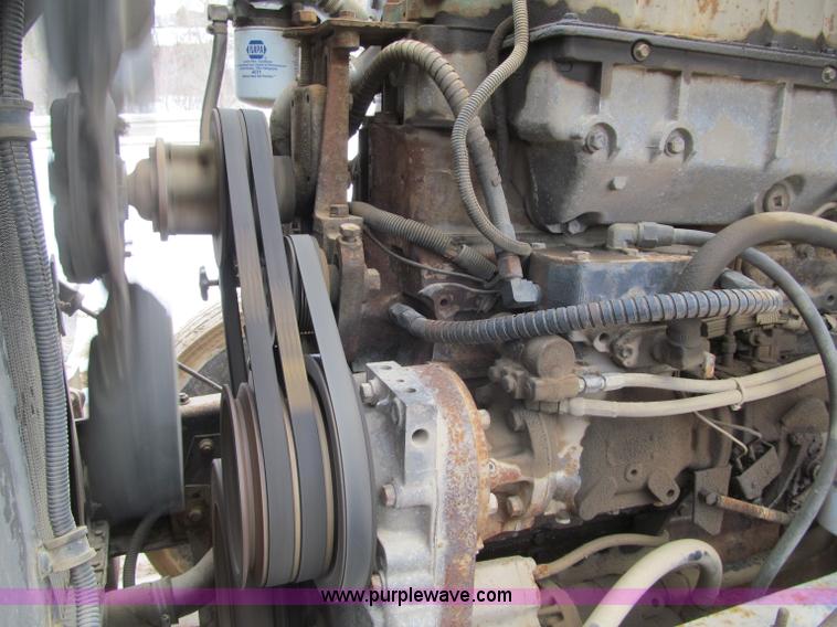 image for item F5971 1985 International F-9370 semi truck