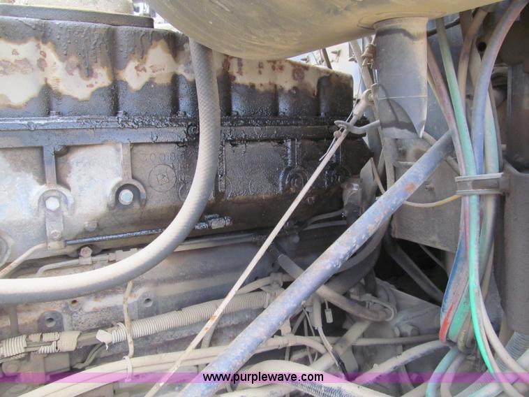 image for item F5971 1985 International F-9370 semi truck