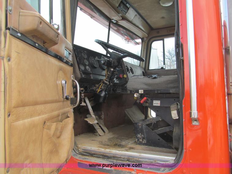 image for item F5971 1985 International F-9370 semi truck