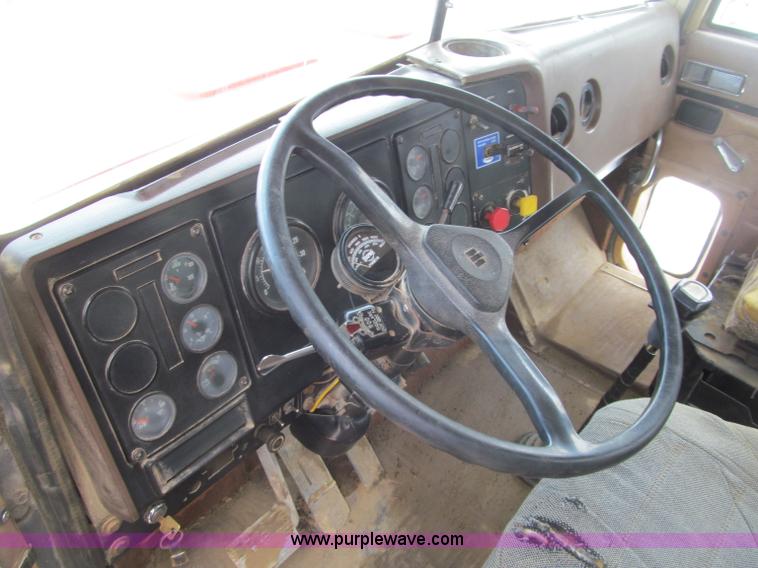 image for item F5971 1985 International F-9370 semi truck