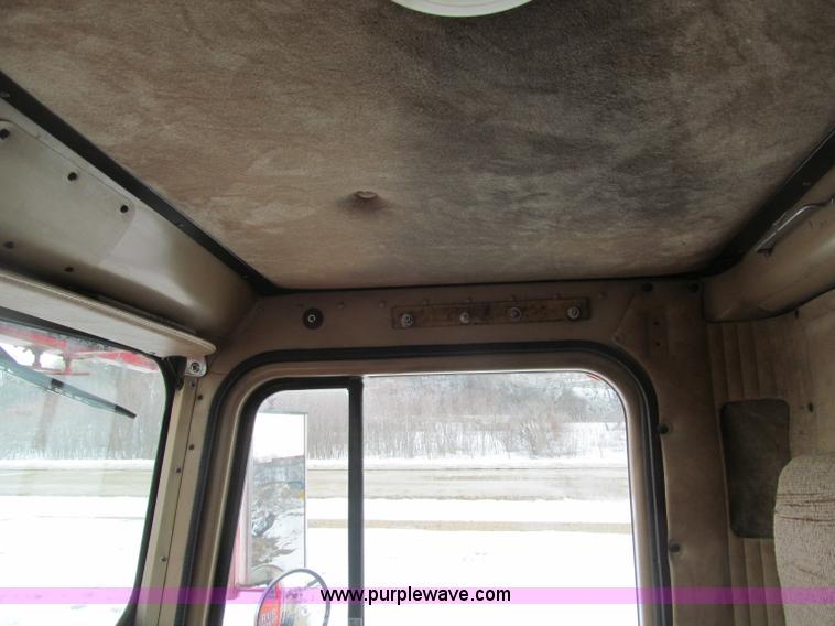 image for item F5971 1985 International F-9370 semi truck