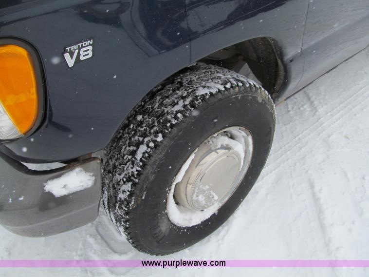 image for item F5973 2001 Ford Econoline E350 Extended van
