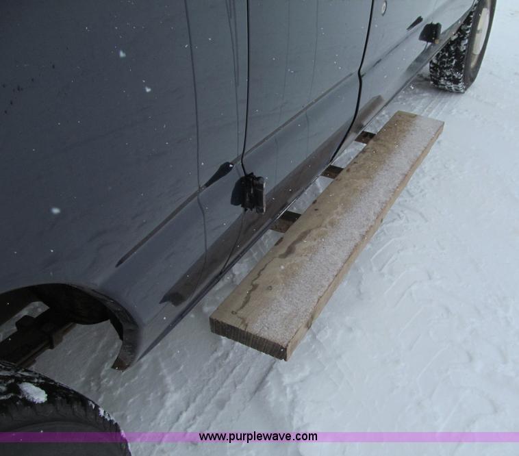 image for item F5973 2001 Ford Econoline E350 Extended van