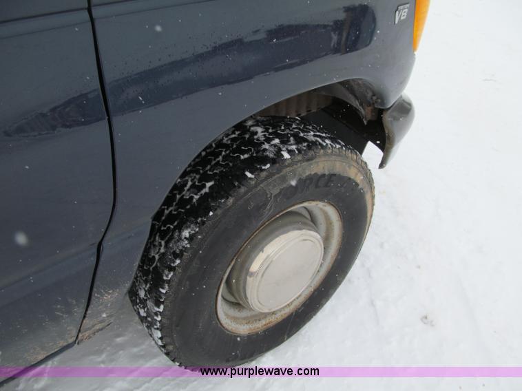image for item F5973 2001 Ford Econoline E350 Extended van
