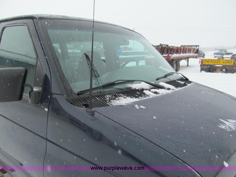 image for item F5973 2001 Ford Econoline E350 Extended van