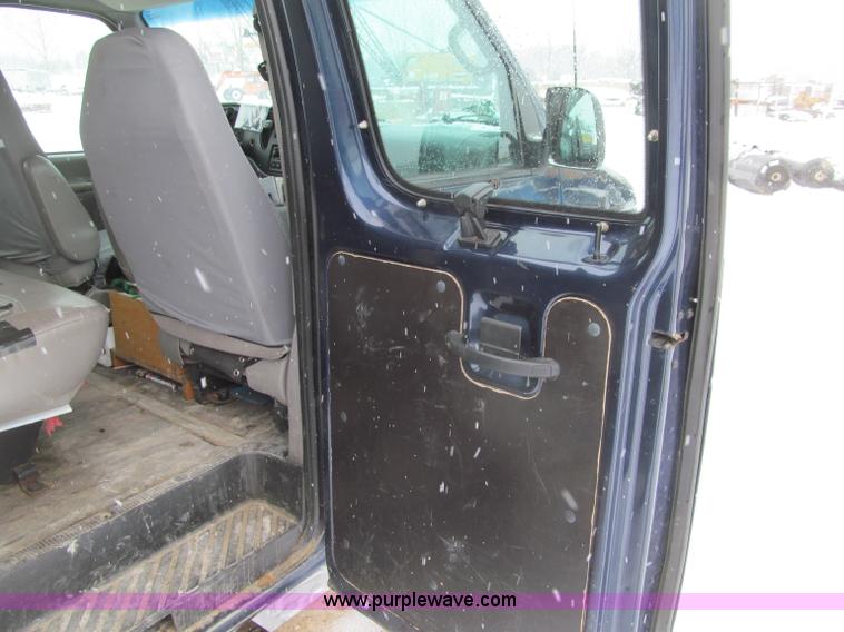 image for item F5973 2001 Ford Econoline E350 Extended van