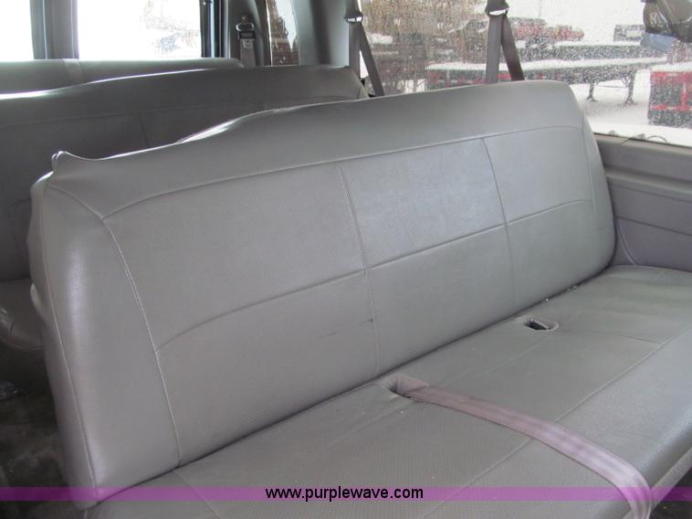 image for item F5973 2001 Ford Econoline E350 Extended van