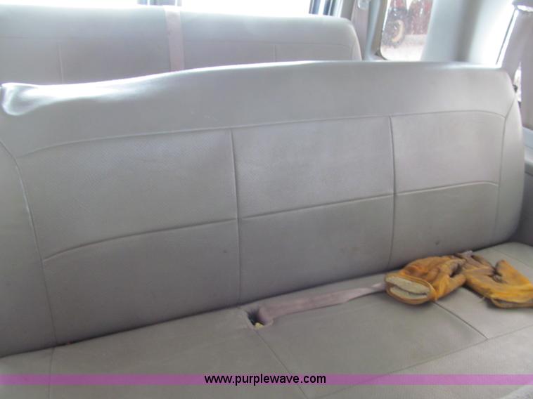 image for item F5973 2001 Ford Econoline E350 Extended van