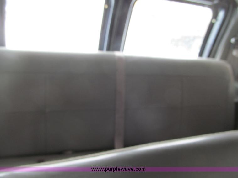 image for item F5973 2001 Ford Econoline E350 Extended van