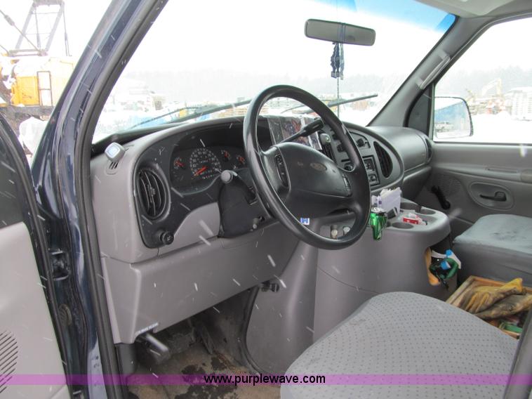 image for item F5973 2001 Ford Econoline E350 Extended van