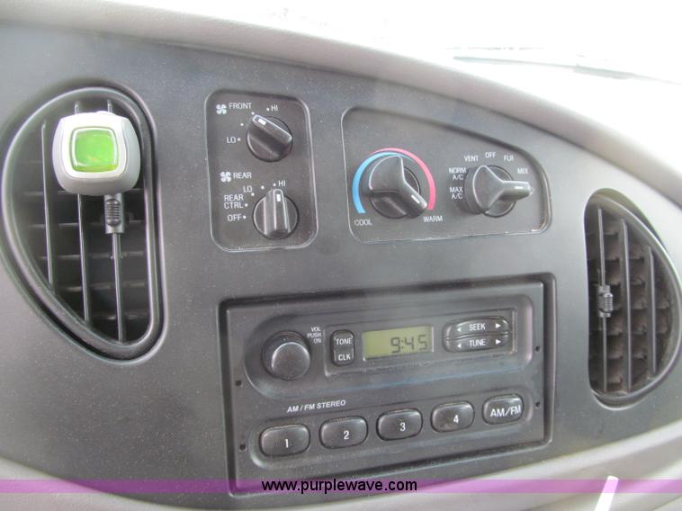 image for item F5973 2001 Ford Econoline E350 Extended van