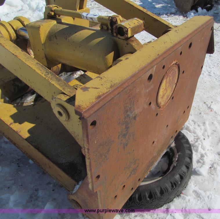 image for item F5997 Caterpillar No. 6 multi shank ripper