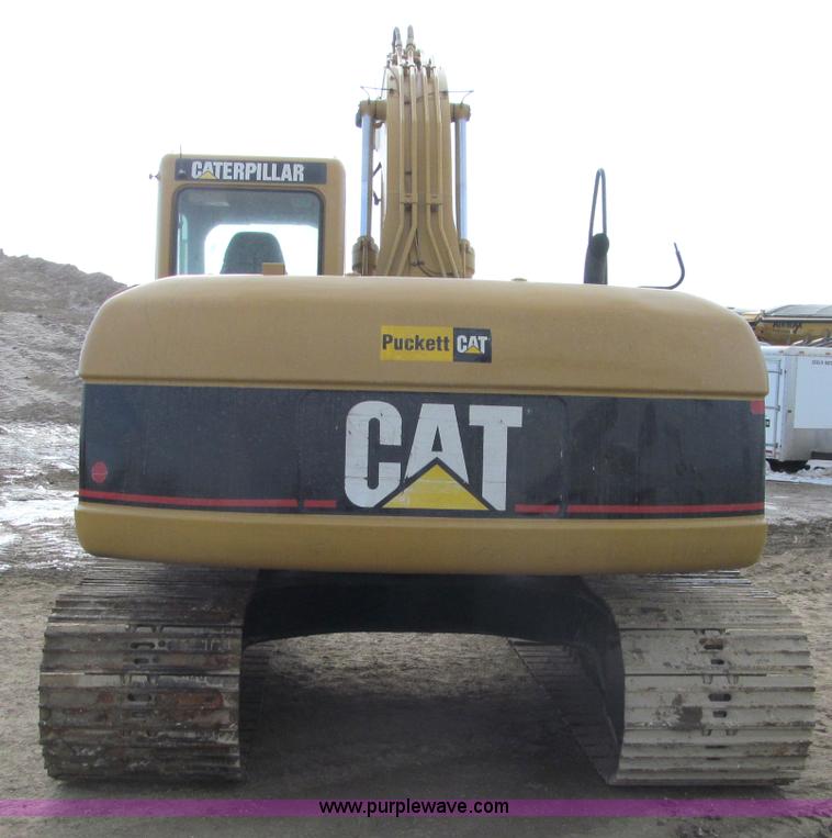 image for item F5999 2006 Caterpillar 320CL excavator
