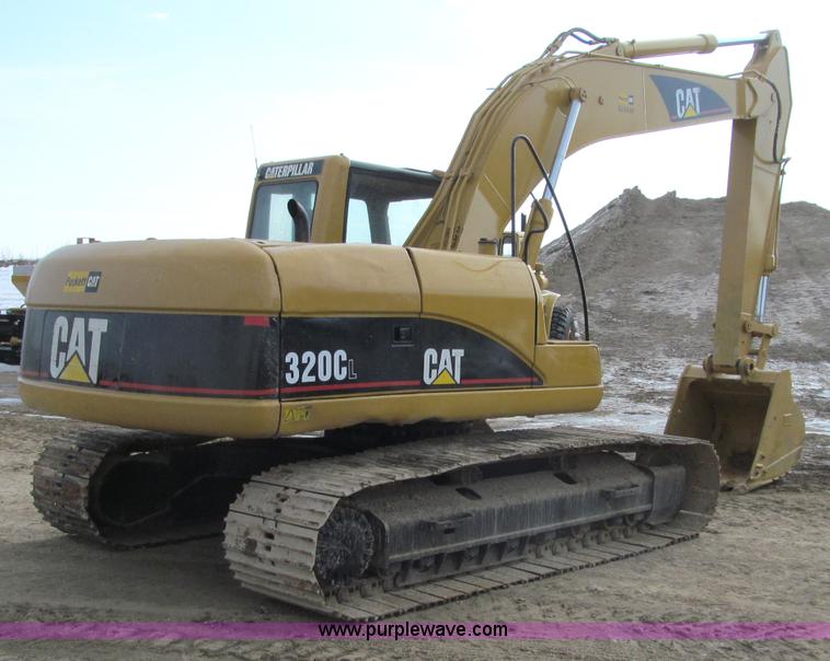 image for item F5999 2006 Caterpillar 320CL excavator