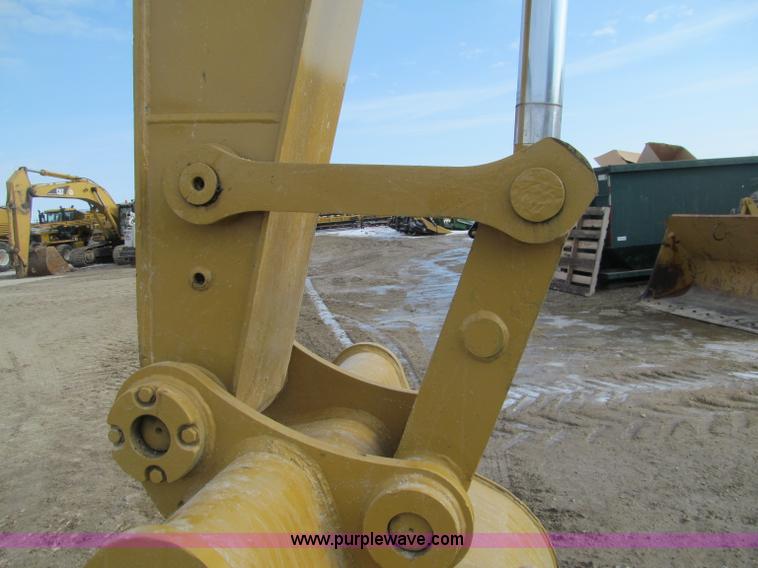 image for item F5999 2006 Caterpillar 320CL excavator