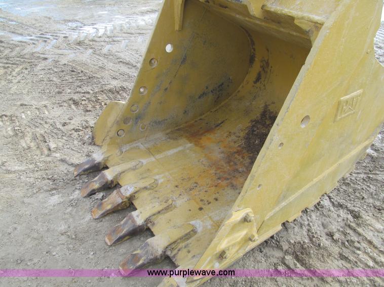 image for item F5999 2006 Caterpillar 320CL excavator