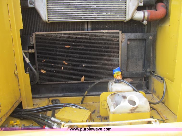 image for item F5999 2006 Caterpillar 320CL excavator