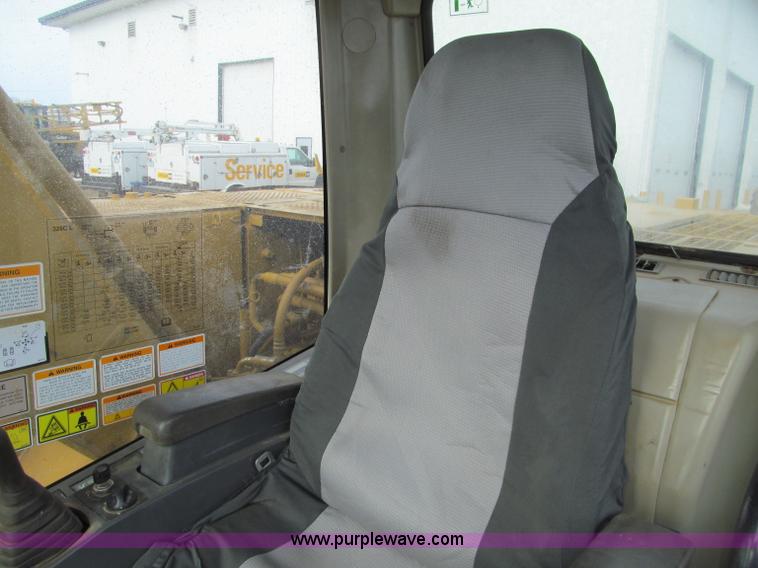 image for item F5999 2006 Caterpillar 320CL excavator