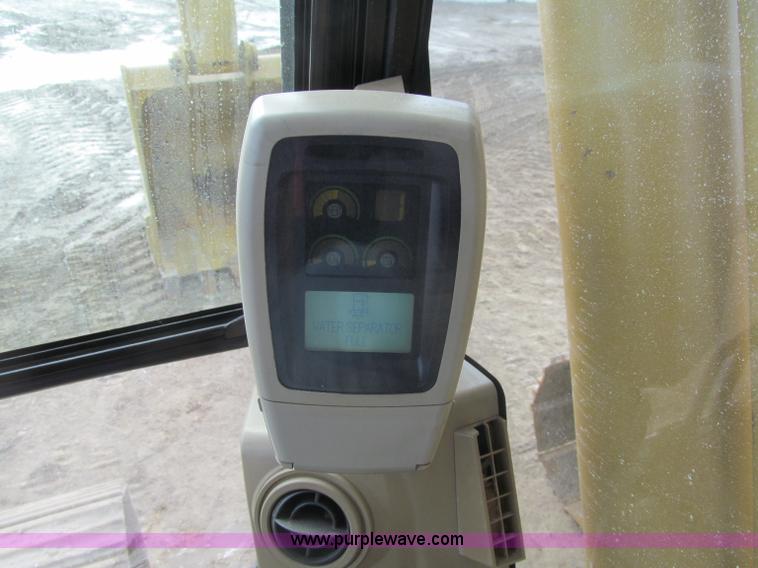 image for item F5999 2006 Caterpillar 320CL excavator