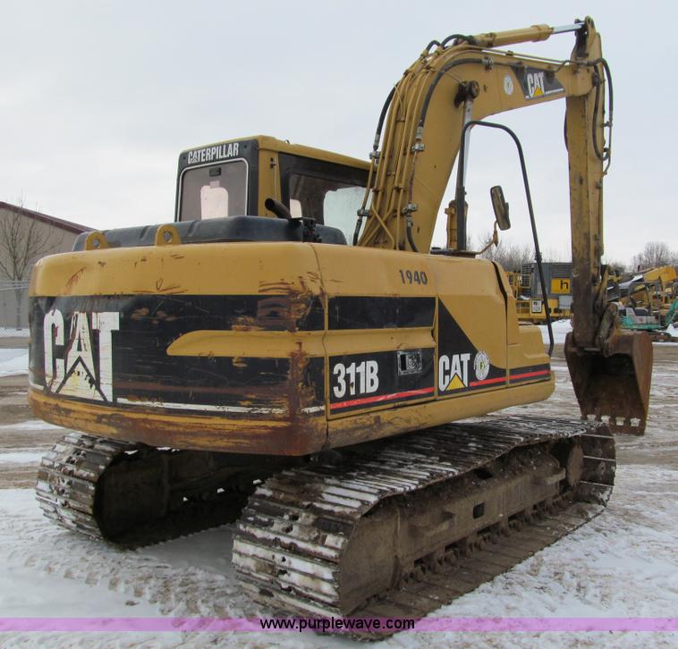 image for item I9817 1998 Caterpillar 311B excavator