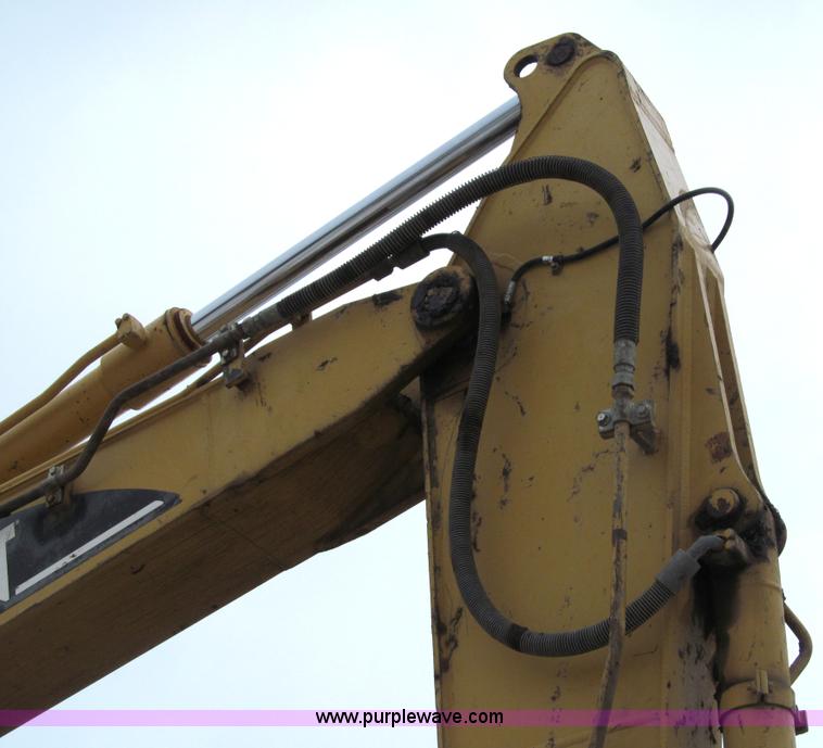 image for item I9817 1998 Caterpillar 311B excavator
