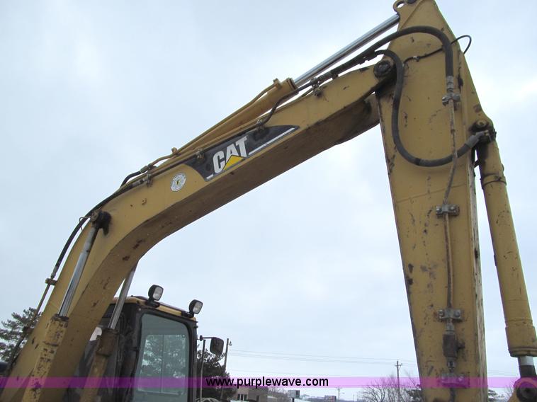 image for item I9817 1998 Caterpillar 311B excavator